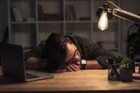东宝床垫守护年轻人的优质睡眠