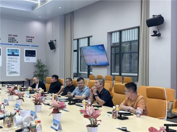 共探匠心筑家之路|星艺装饰集团赴日丰参观交流